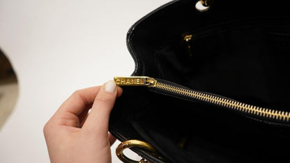 CHANEL TOTE NERA CATENA ORO