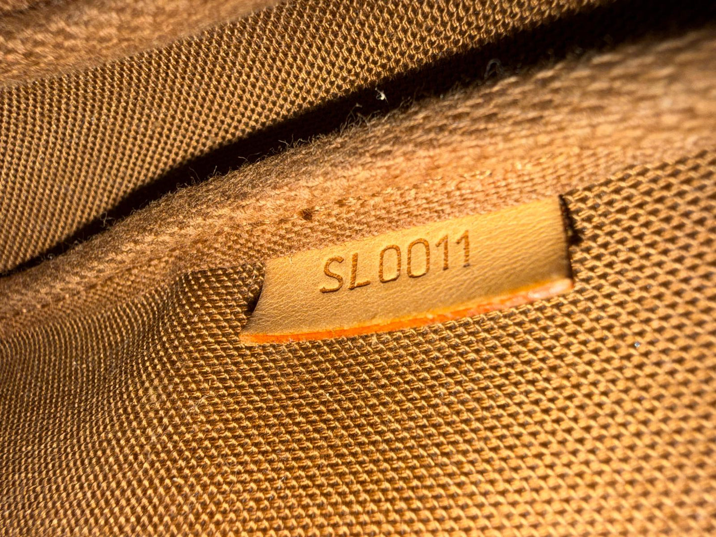 POCHETTE ACCESSOIRE LOUIS VUITTON