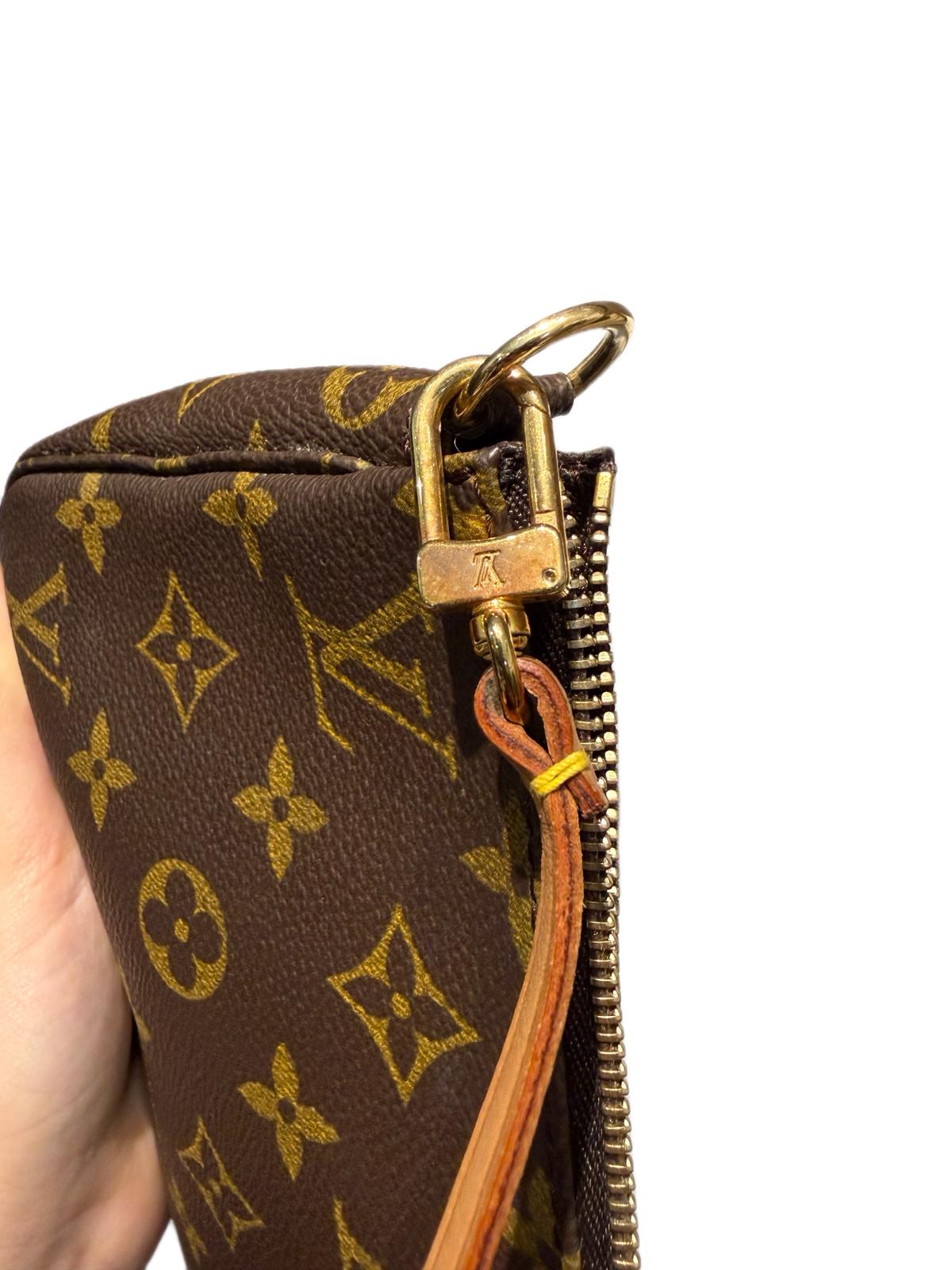 POCHETTE ACCESSOIRE LOUIS VUITTON