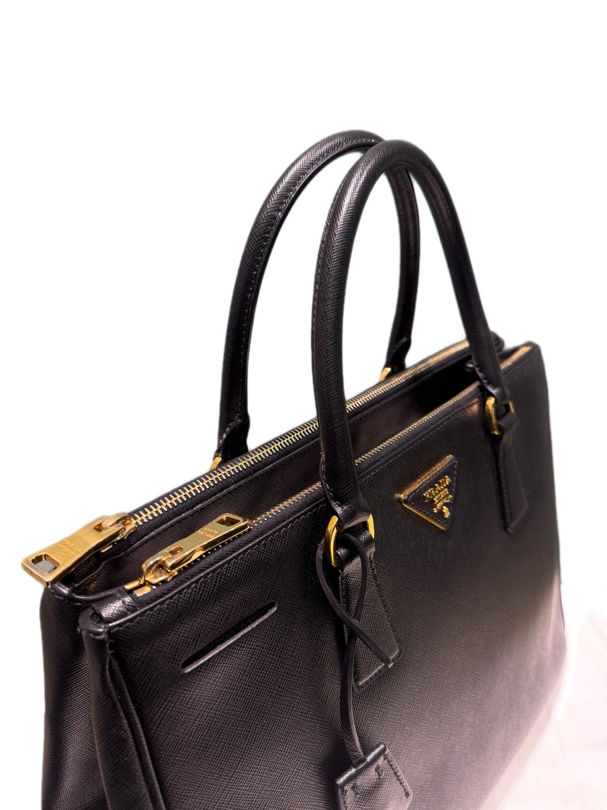 GALLERIA LARGE PRADA
