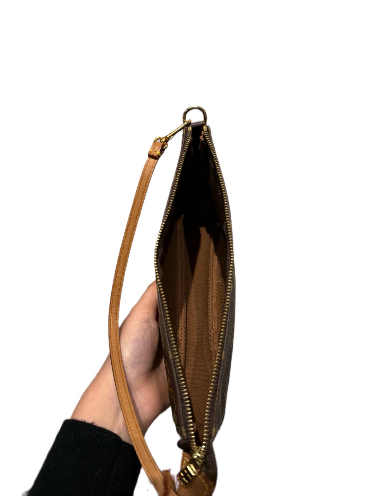 POCHETTE ACCESSOIRE LOUIS VUITTON