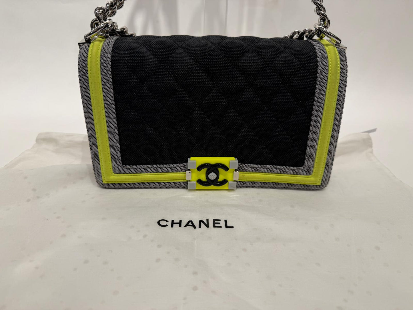 BORSA LIMITED EDITION BOY CHANEL