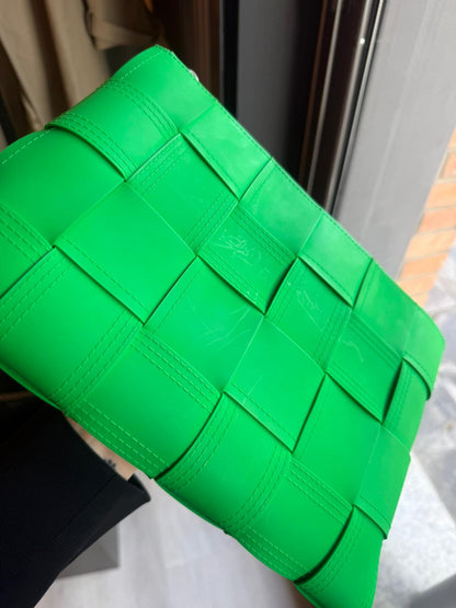POCHETTE VERDE  BOTTEGA VENETA